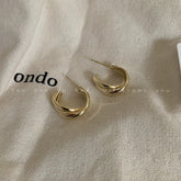Retro Hong Kong Style 18K Gold Hoop Earrings - S925 Silver Needle High-End Niche Design Metal Earrings - Autumn/Winter 2026 Statement Jewelry