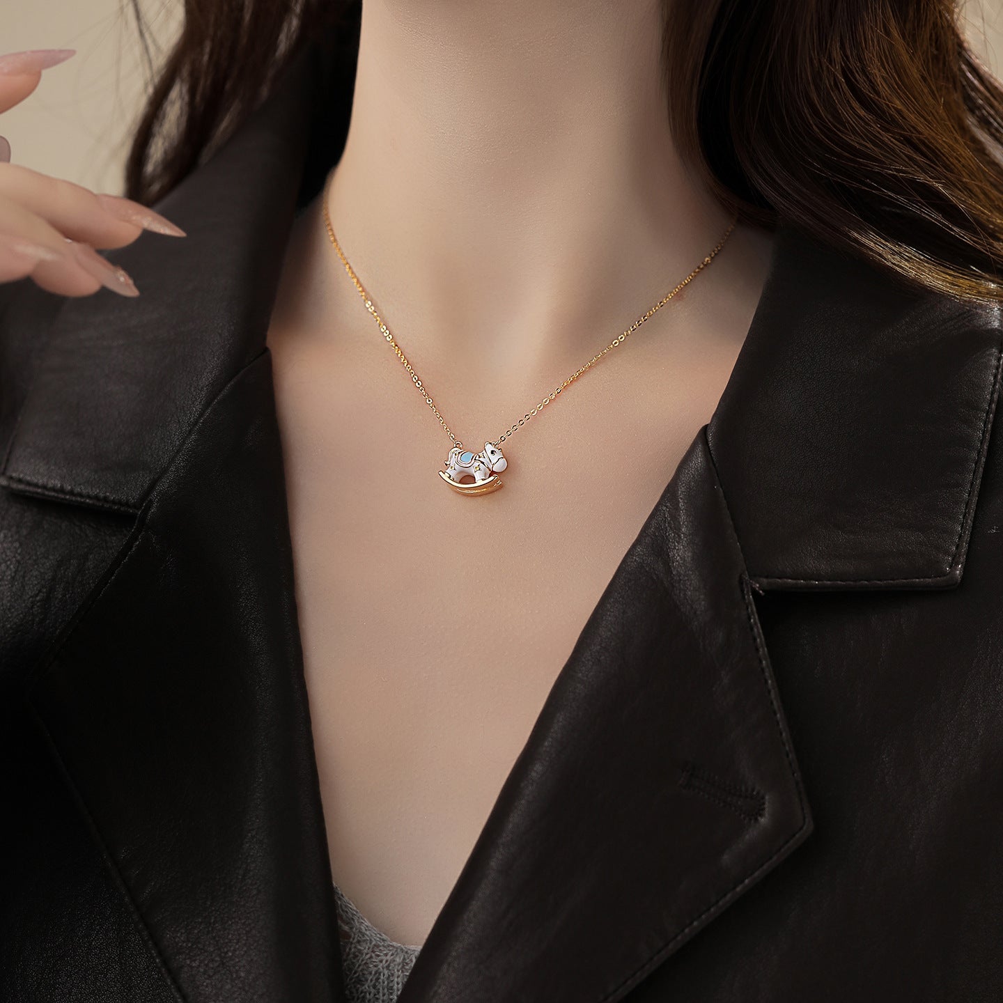 White Pony Zodiac Pendant Necklace – 18K Gold Plated Light Luxury Sweater Chain, Niche High-End Autumn & Winter Jewelry for Women