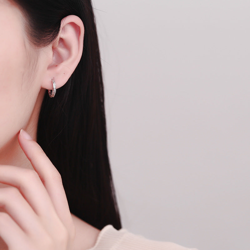 925 Sterling Silver Mobius Hoop Earrings - Minimalist Twisted Infinity Huggie Earrings for Men & Women