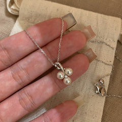 Korean Small Grape Pearl Pendant Necklace – 18K Gold Plated "Cluster" Pearl Clavicle Chain, Minimalist High-End Sweater Chain for Women