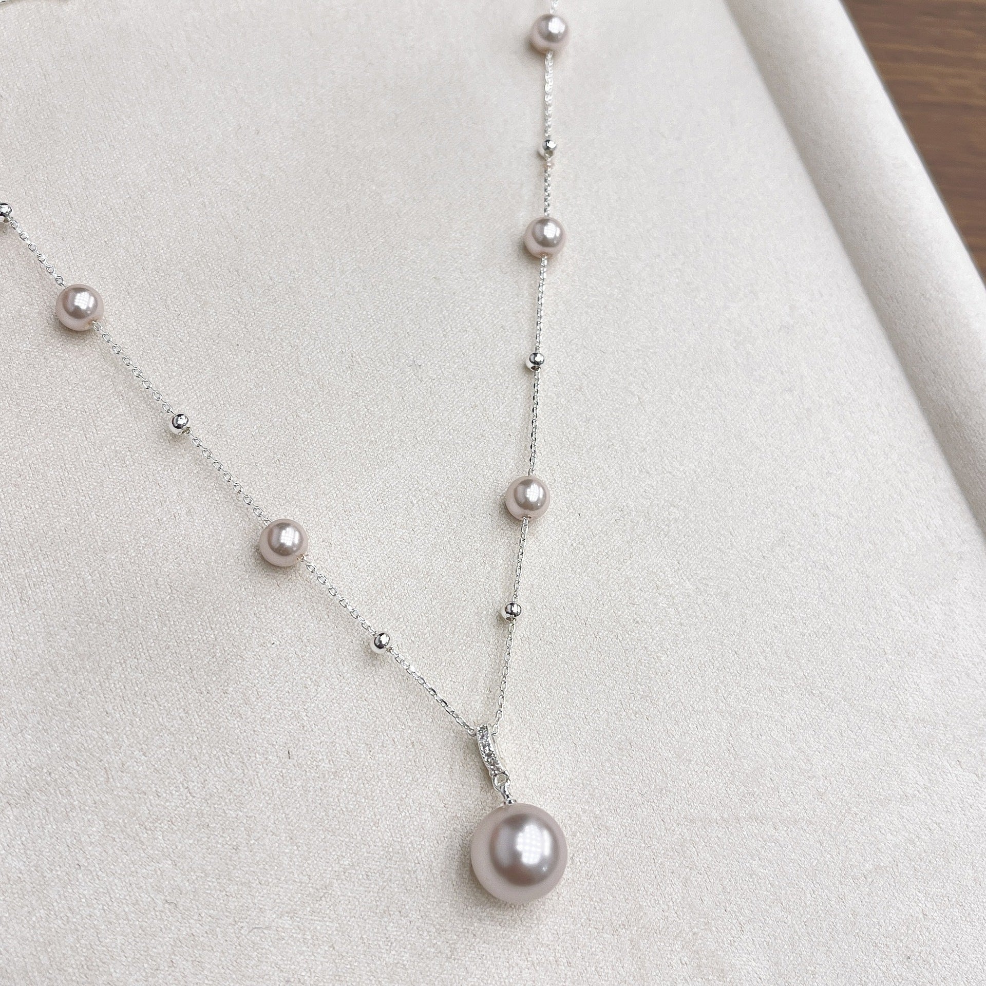 Fresh Iridescent Shell & Pearl Necklace – 18K Gold Plated Star Pendant Clavicle Chain, Niche Light Luxury Jewelry for Women