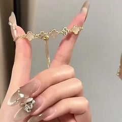 Korean Four-Leaf Clover Shell Bracelet – 18K Gold Plated Lucky Flower Charm, Niche High-End Luxury Hand Jewelry for Women