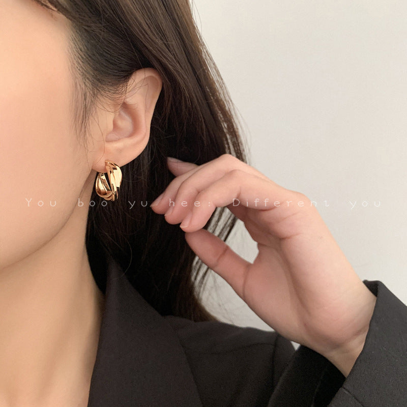 Retro Hong Kong Style 18K Gold Hoop Earrings - S925 Silver Needle High-End Niche Design Metal Earrings - Autumn/Winter 2026 Statement Jewelry