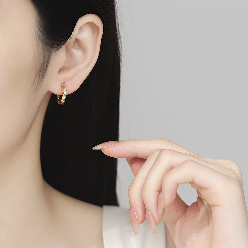 925 Sterling Silver Mobius Hoop Earrings - Minimalist Twisted Infinity Huggie Earrings for Men & Women