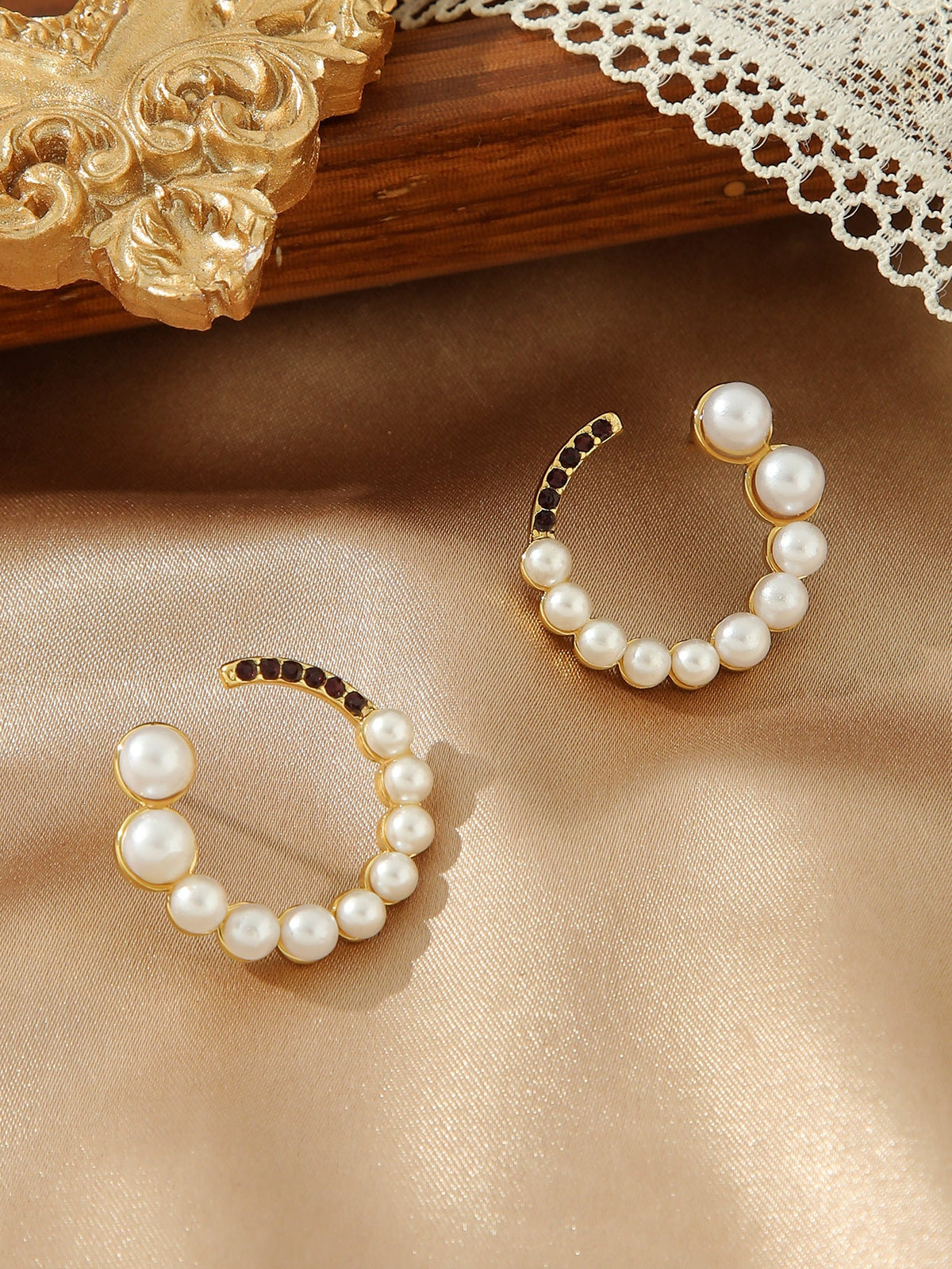 Retro Pearl Hoop Earrings - Korean Temperament Gold Hoops - Trendy Urban Style Pearl Earrings for Women - Aesthetic Fashion Jewelry