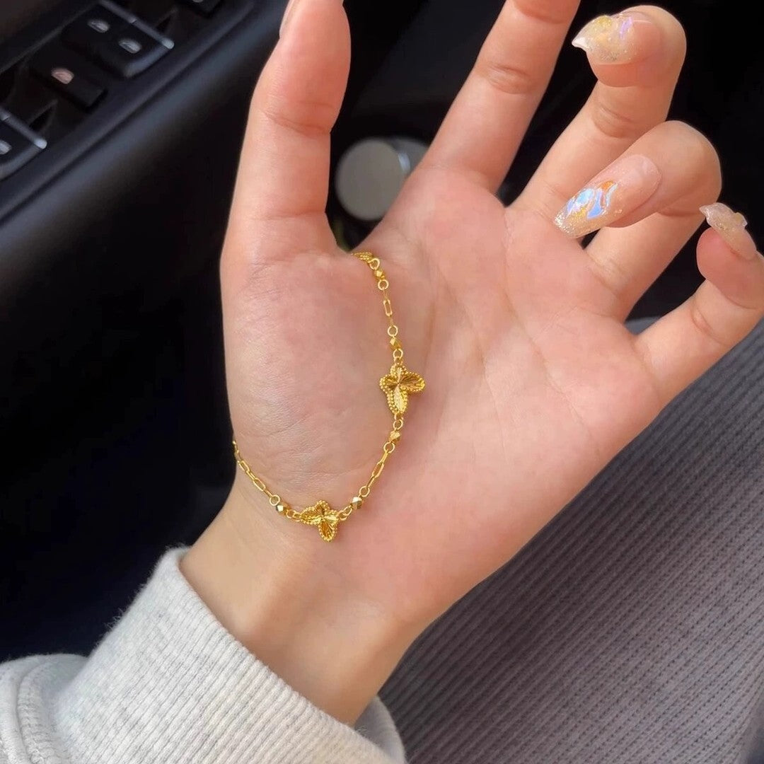 New Chinese Style Three-Flower Butterfly Bracelet – 18K Gold Plated Light Luxury Niche Bracelet, Exquisite Eastern Aesthetic Hand Jewelry for Women
