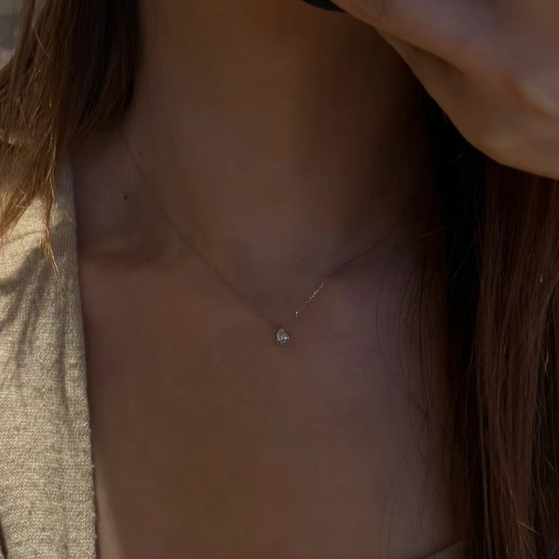Minimalist Water Drop Pendant Necklace – 18K Gold Plated Stainless Steel Thin Clavicle Chain for Women