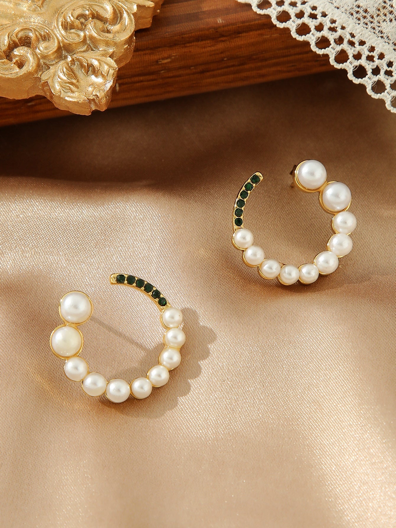 Retro Pearl Hoop Earrings - Korean Temperament Gold Hoops - Trendy Urban Style Pearl Earrings for Women - Aesthetic Fashion Jewelry