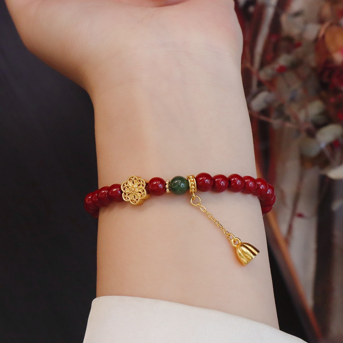 New Chinese Style Lotus Transfer Bead Bracelet – 18K Gold Plated National Trend Retro Flower Bracelet, Light Luxury Niche Hand Jewelry for Women