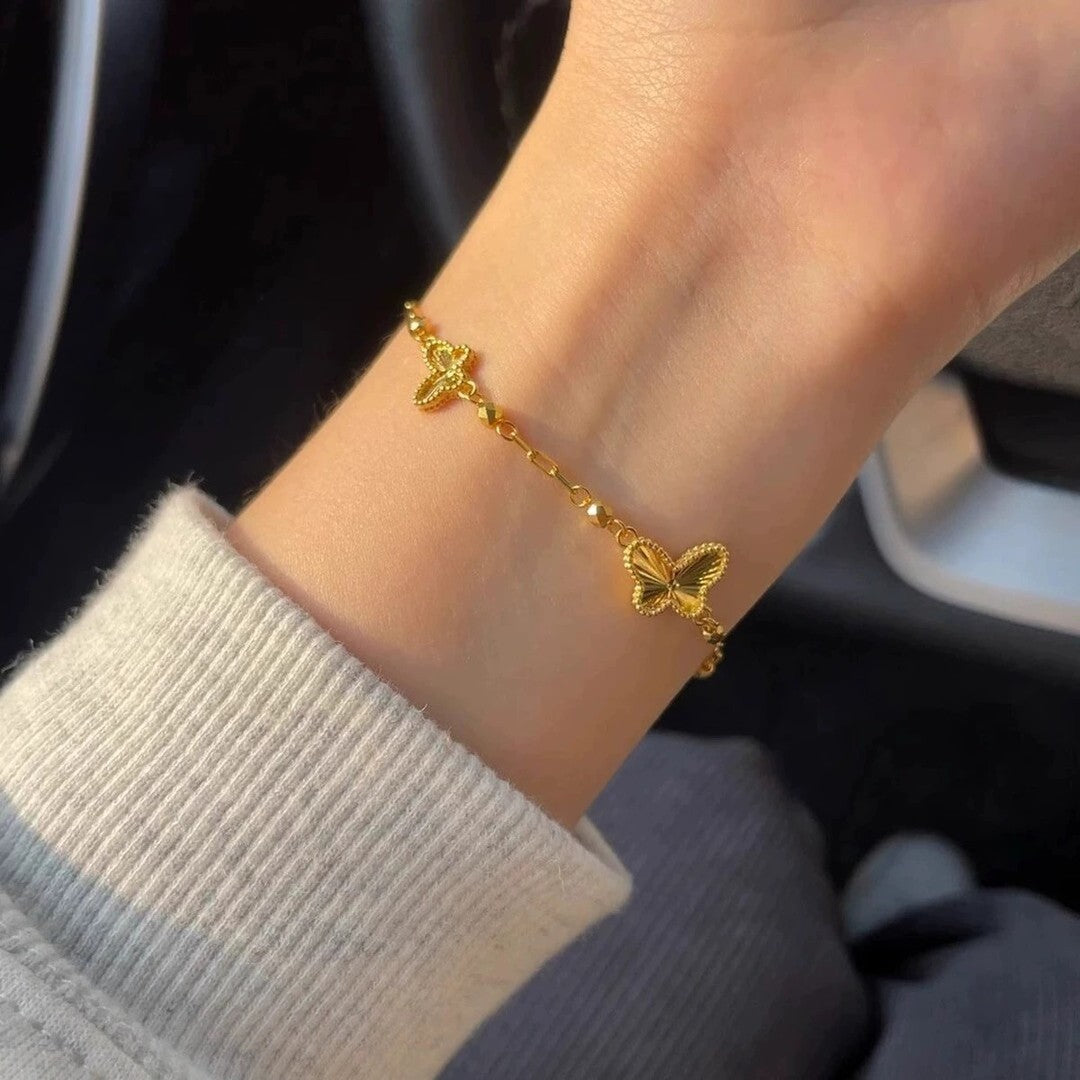 New Chinese Style Three-Flower Butterfly Bracelet – 18K Gold Plated Light Luxury Niche Bracelet, Exquisite Eastern Aesthetic Hand Jewelry for Women