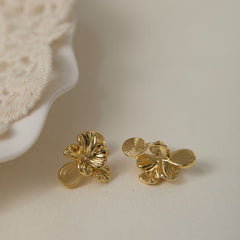French Retro Metal Cat'S Eye Stone Three-Dimensional Flower Earrings For Women, High-End Niche Design Earrings, Mosquito Coil Disc Ear Clips
