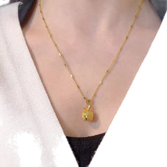 Sparkling Apple Pendant Necklace – High-End Gold Alloy Clavicle Chain, Niche Temperament "Ping An" Jewelry for Women, Light Luxury Fruit Pendant