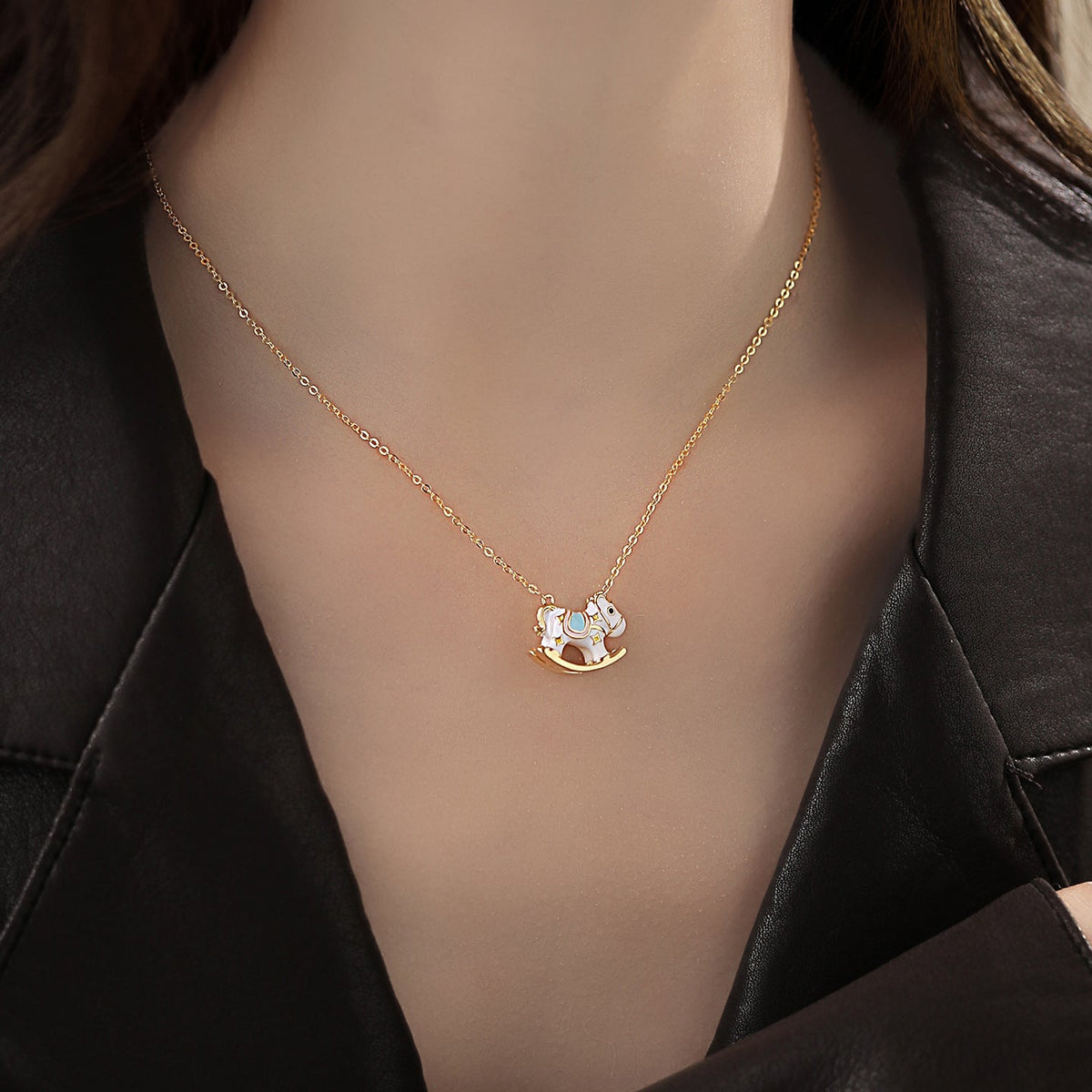 White Pony Zodiac Pendant Necklace – 18K Gold Plated Light Luxury Sweater Chain, Niche High-End Autumn & Winter Jewelry for Women
