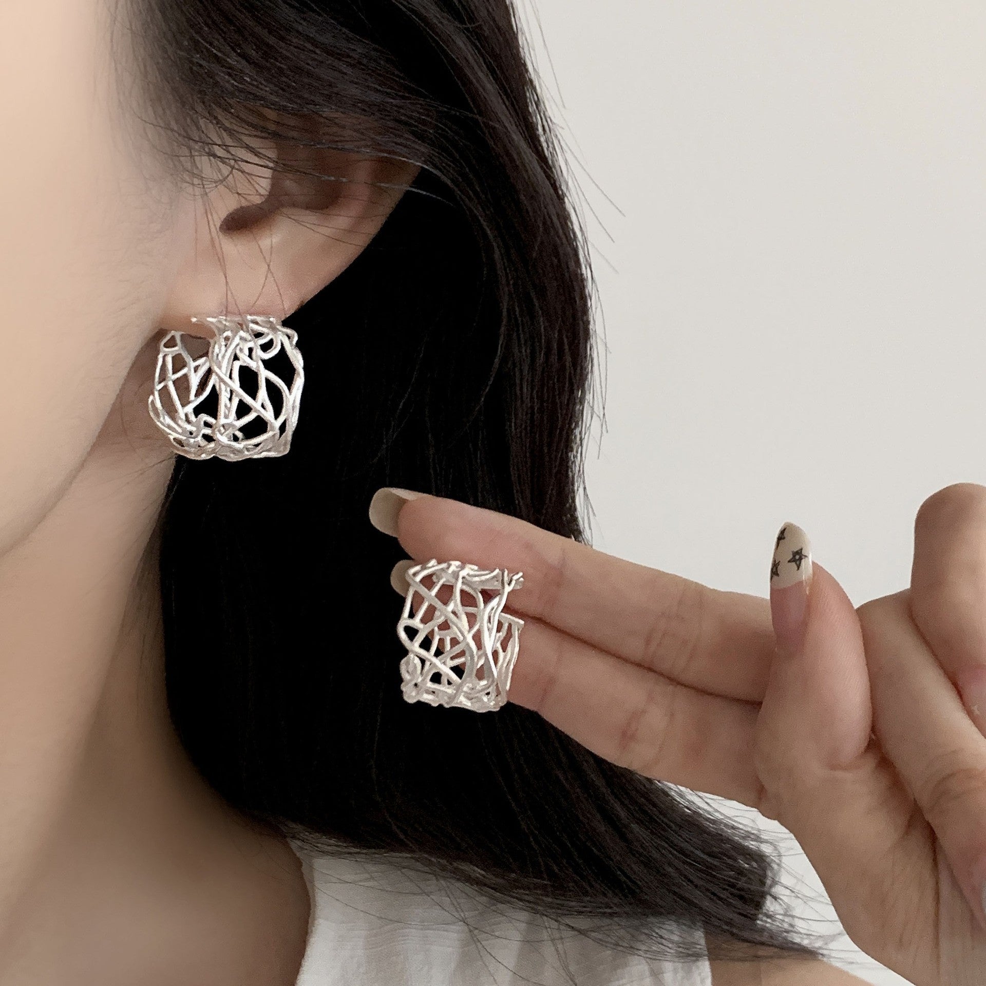 French Retro Gold Hoop Earrings - S925 Silver Needle Minimalist Thick Hoops - 18K Gold Plated Niche Design High-End Earrings for Women