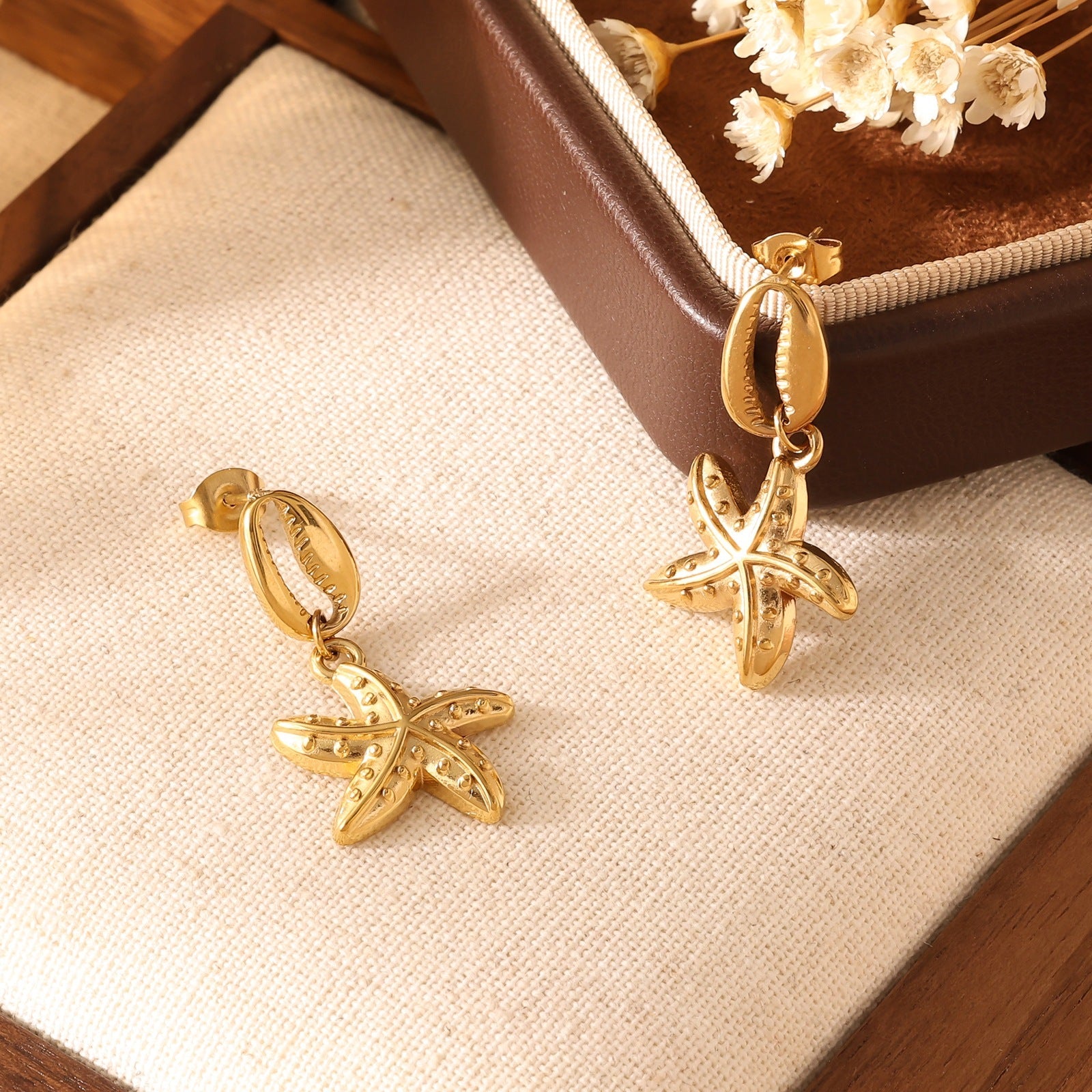 New Chinese Style Retro Gold Pendants - Stainless Steel Exquisite Charms for DIY Necklaces, Bracelets & Earrings - High-End Oriental Jewelry Accessories