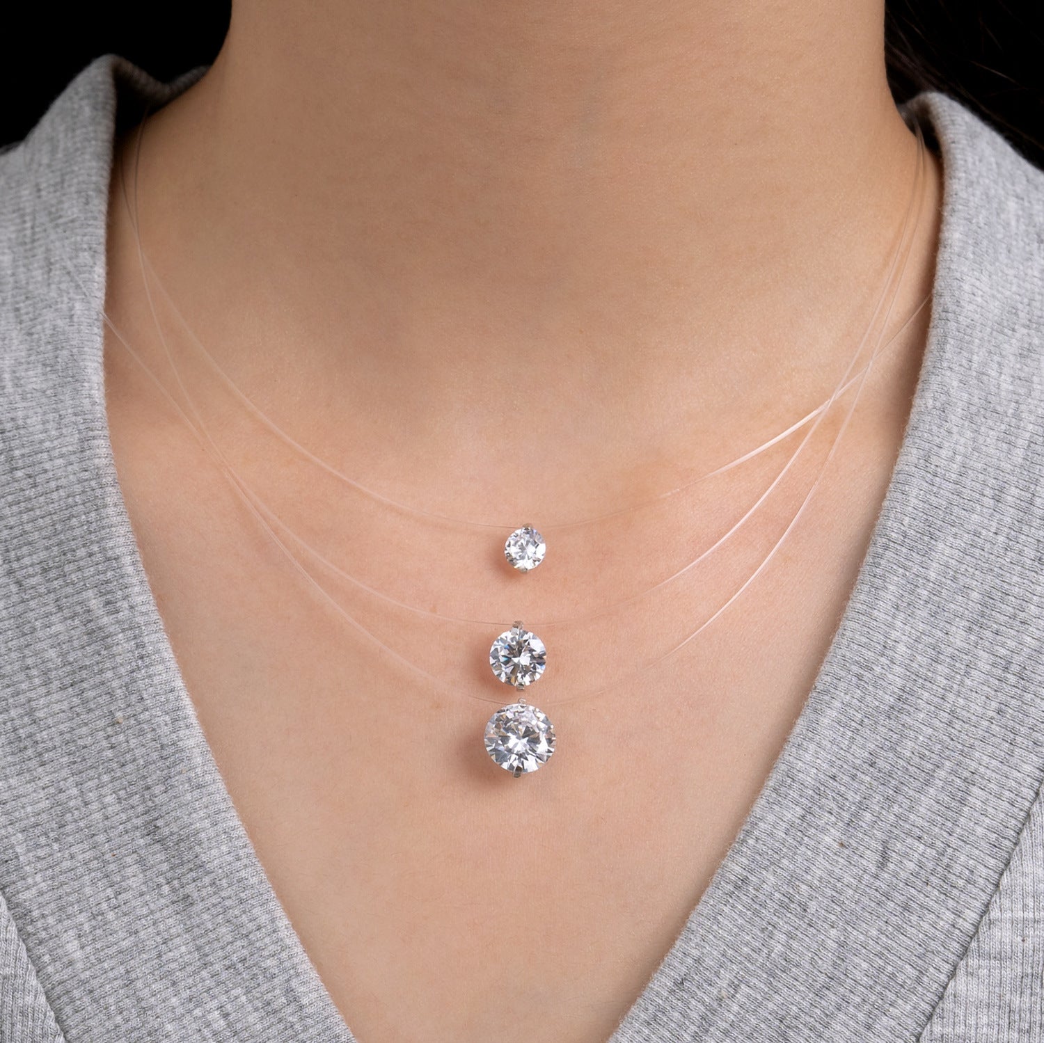 S925 Sterling Silver "Mermaid Tears" Moissanite Necklace – Invisible Fishing Line Floating Pendant, D-Color Moissanite Clavicle Chain, Niche Ethereal Jewelry for Women
