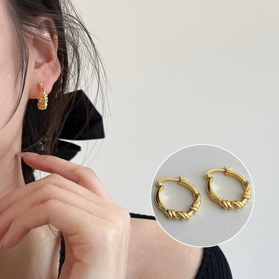French Retro Gold Hoop Earrings - S925 Silver Needle Minimalist Thick Hoops - 18K Gold Plated Niche Design High-End Earrings for Women